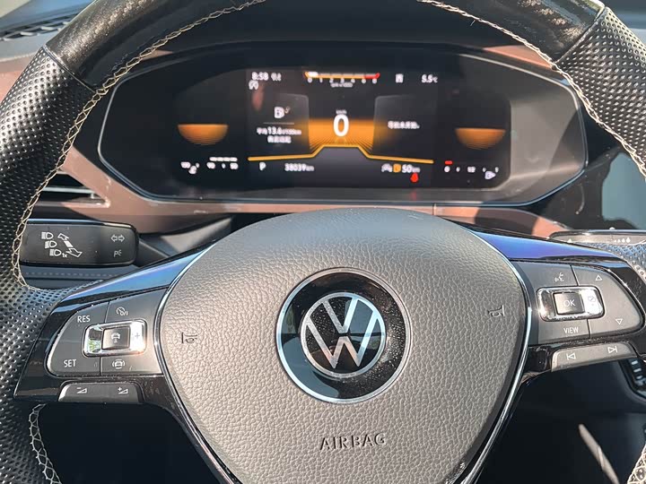 Фото 10 - Volkswagen Tharu