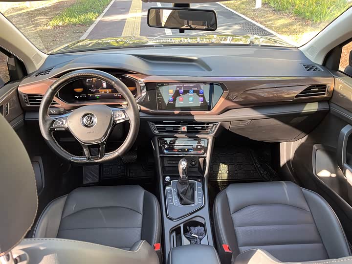 Фото 12 - Volkswagen Tharu