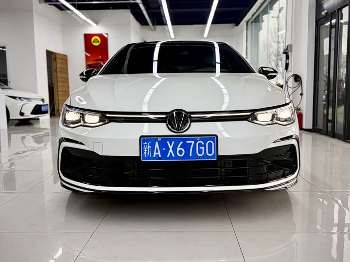 Фото 2 - Volkswagen Golf