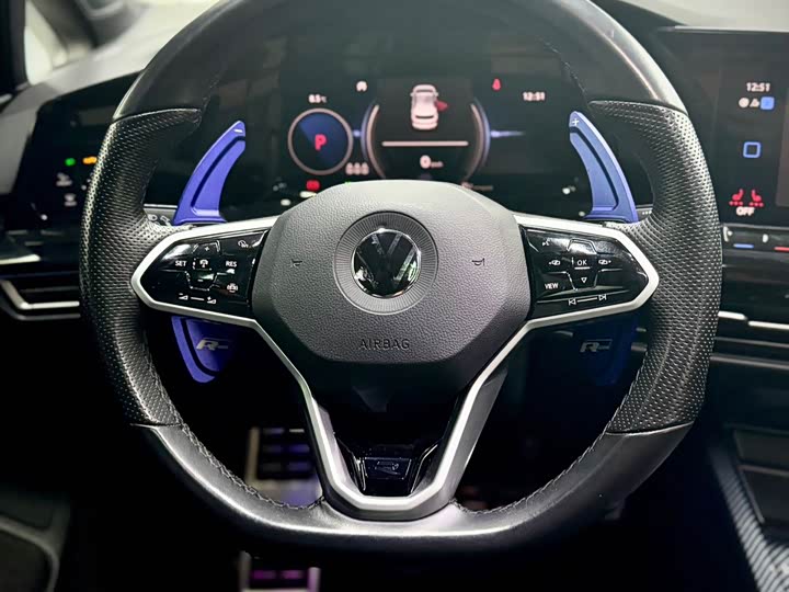 Фото 20 - Volkswagen Golf