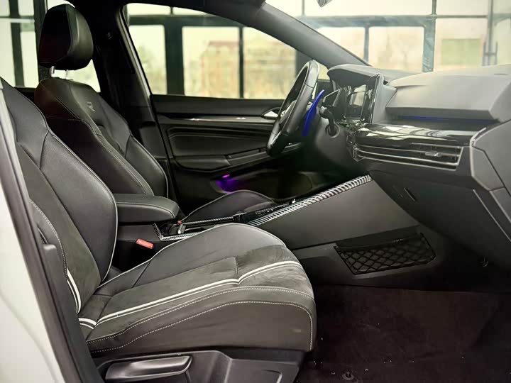 Фото 21 - Volkswagen Golf