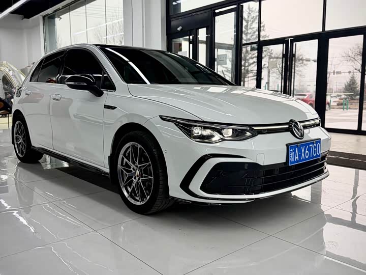 Фото 8 - Volkswagen Golf