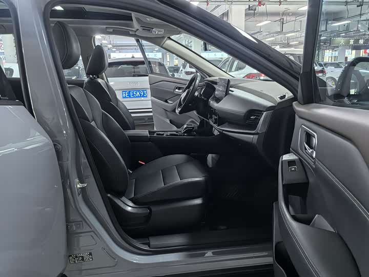 Фото 10 - Nissan X-Trail