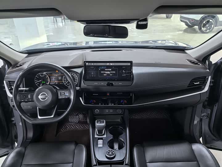 Фото 11 - Nissan X-Trail