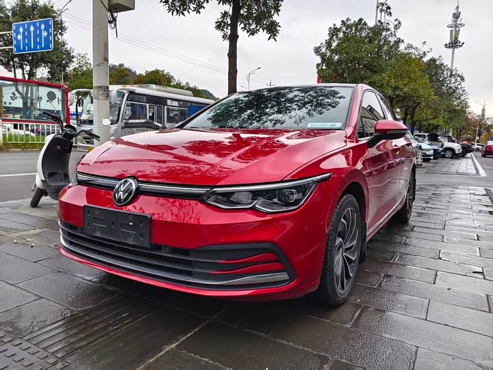 Фото 1 - Volkswagen Golf