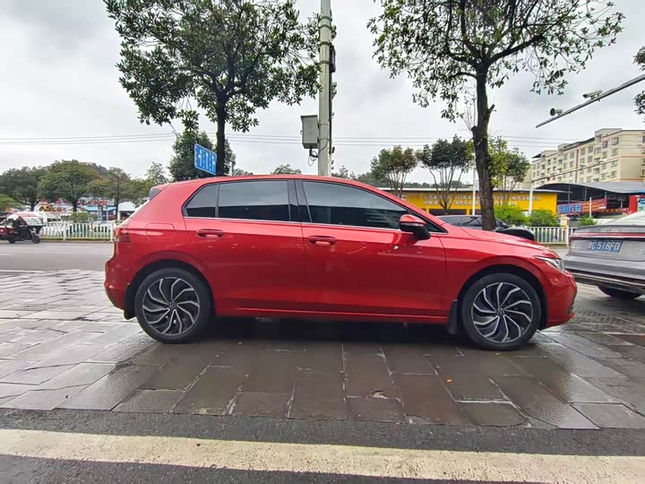 Фото 3 - Volkswagen Golf