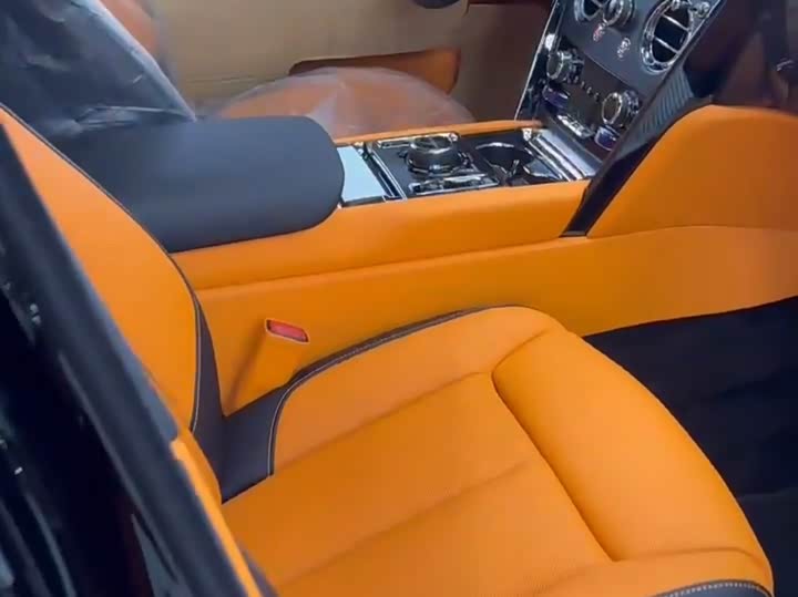 Фото 10 - Rolls-Royce Cullinan