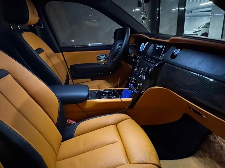 Фото 5 - Rolls-Royce Cullinan