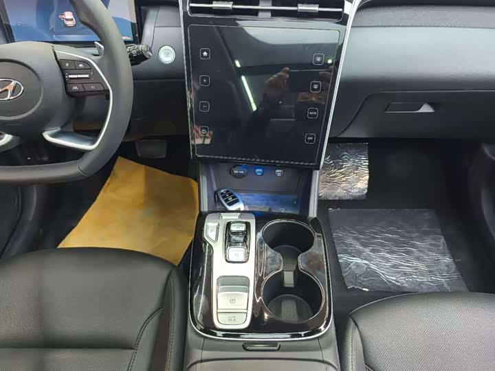 Фото 12 - Hyundai Tucson L