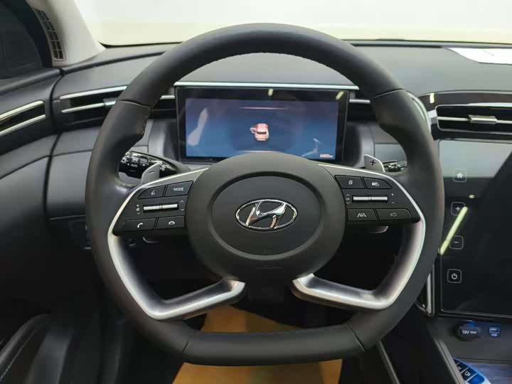 Фото 13 - Hyundai Tucson L