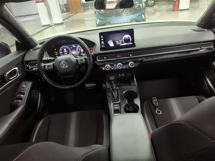 Фото 10 - Honda Civic