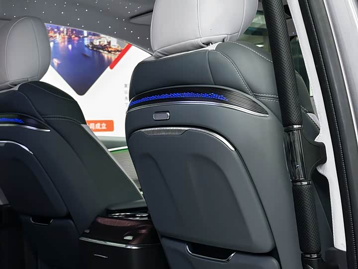 Фото 7 - Toyota Sienna