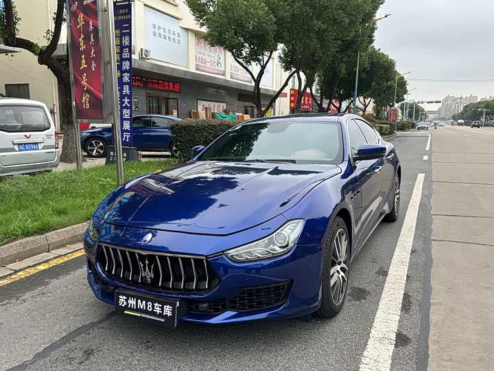 Фото 1 - Maserati Ghibli
