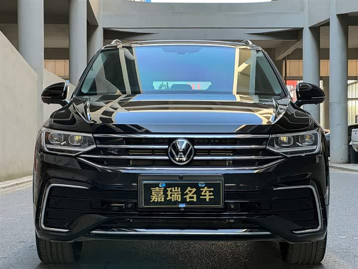 Фото 2 - Volkswagen Tiguan L Pro