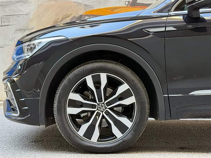 Фото 6 - Volkswagen Tiguan L Pro