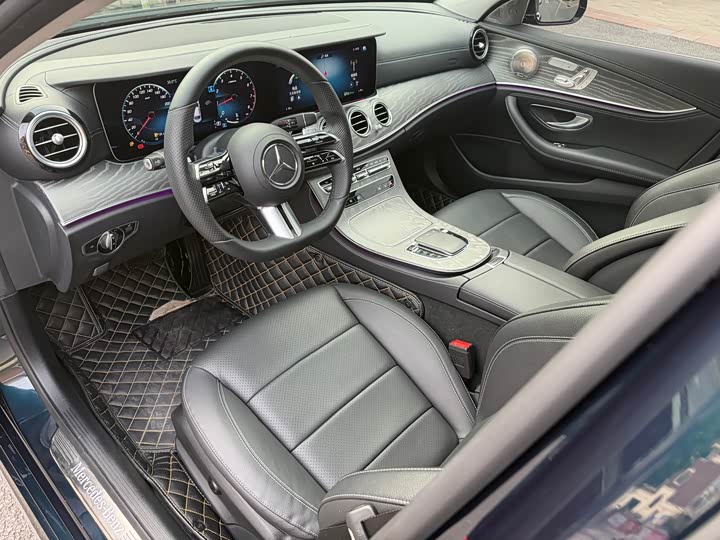 Фото 5 - Mercedes-Benz E-Class