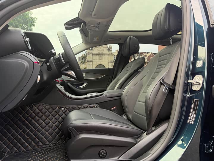 Фото 6 - Mercedes-Benz E-Class