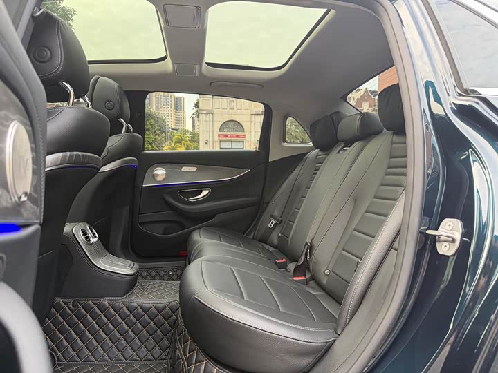 Фото 7 - Mercedes-Benz E-Class