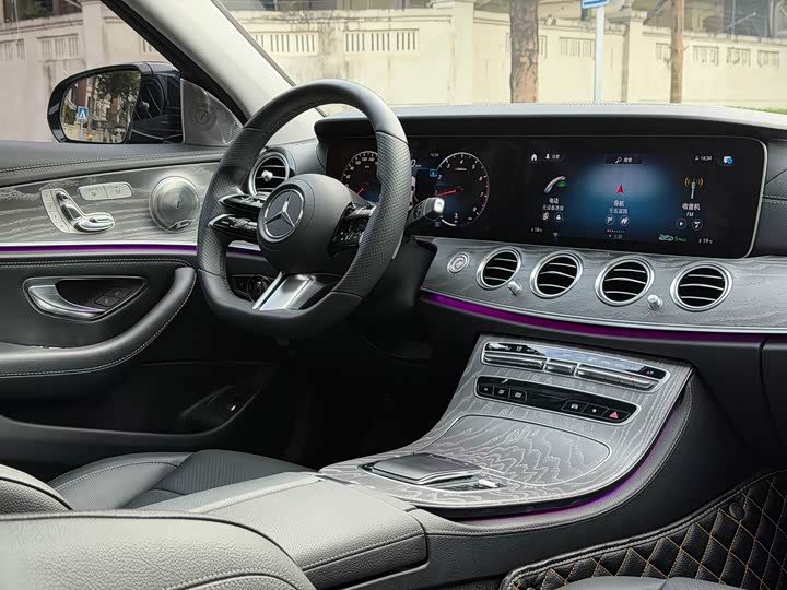 Фото 8 - Mercedes-Benz E-Class