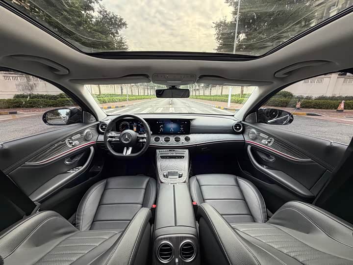 Фото 9 - Mercedes-Benz E-Class