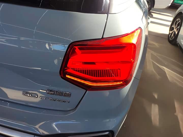 Фото 7 - Audi Q2L e-tron