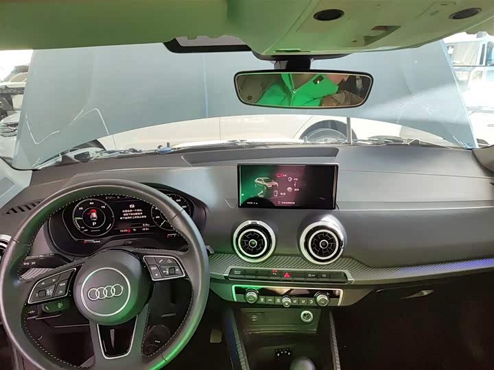 Фото 9 - Audi Q2L e-tron