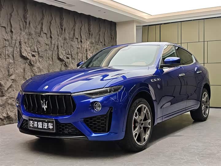 Фото 1 - Maserati Levante