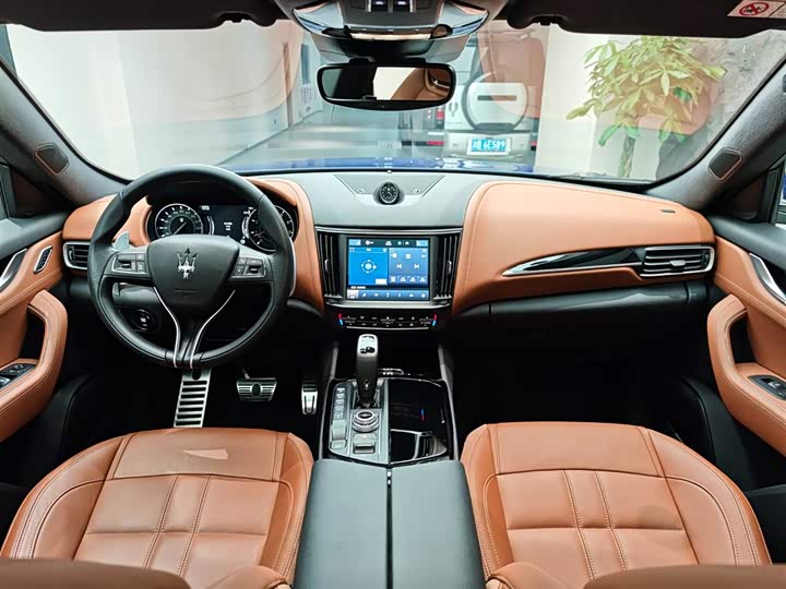 Фото 13 - Maserati Levante