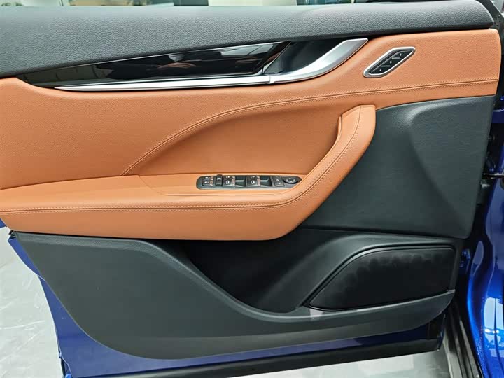 Фото 5 - Maserati Levante