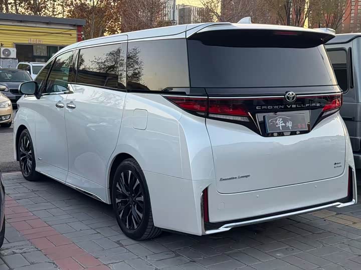 Фото 7 - Toyota Vellfire