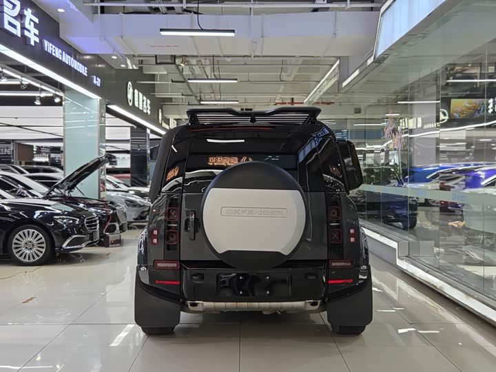 Фото 4 - Land Rover Defender