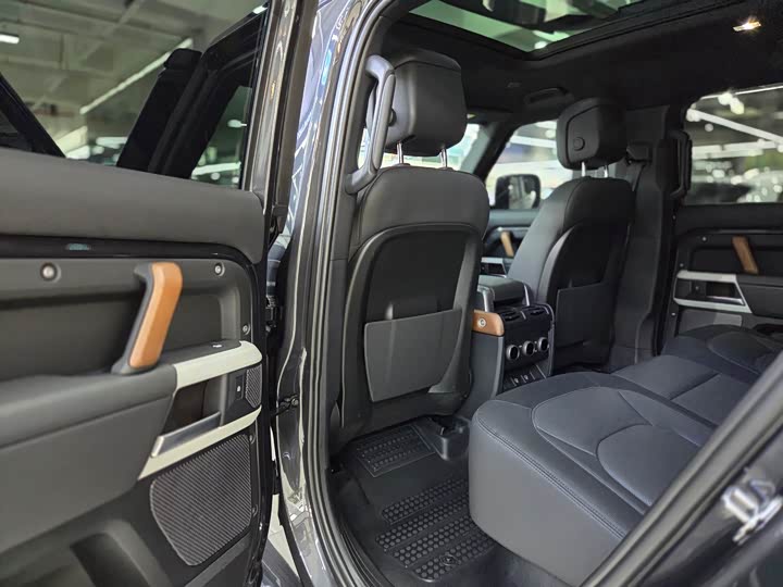 Фото 6 - Land Rover Defender