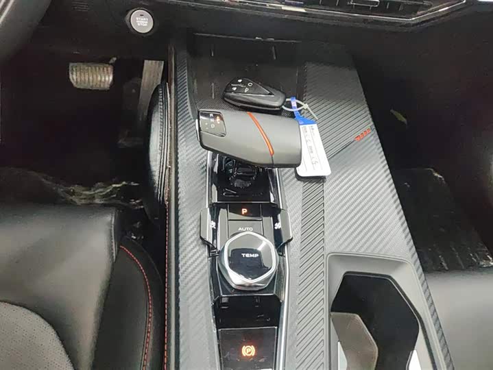 Фото 16 - Changan Oshan Z6