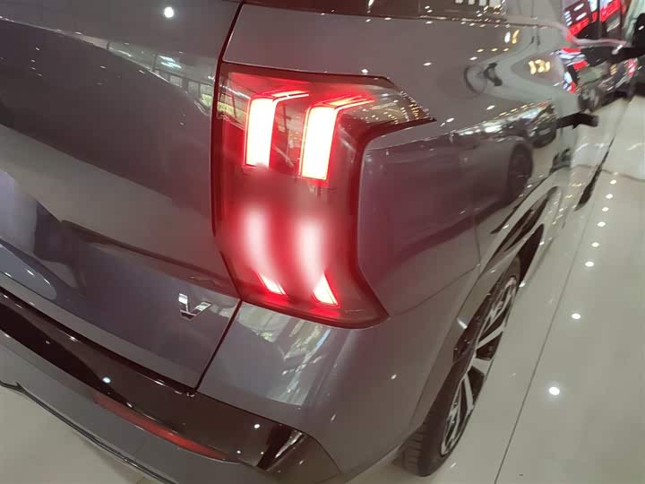 Фото 8 - GAC Aion V