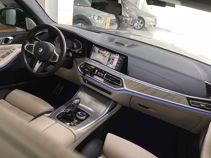 Фото 12 - BMW X7