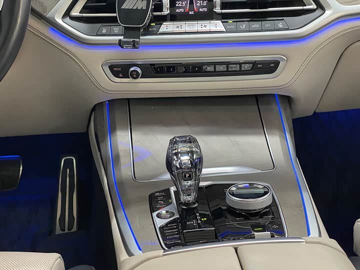 Фото 22 - BMW X7