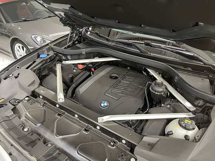 Фото 33 - BMW X7