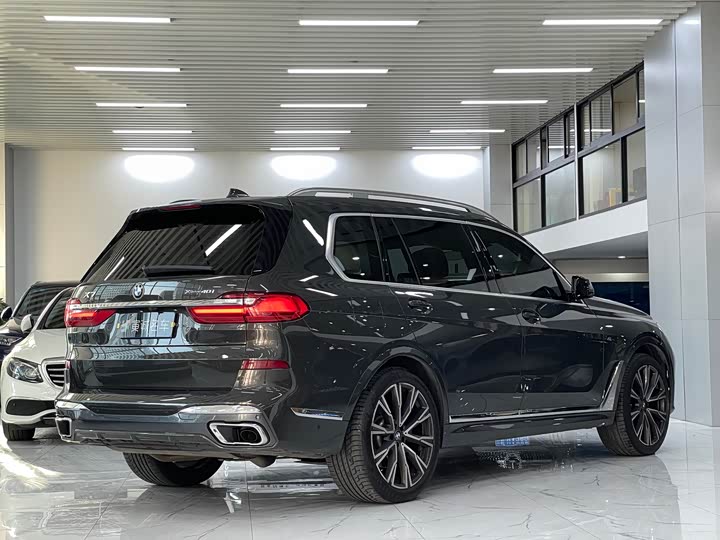 Фото 5 - BMW X7
