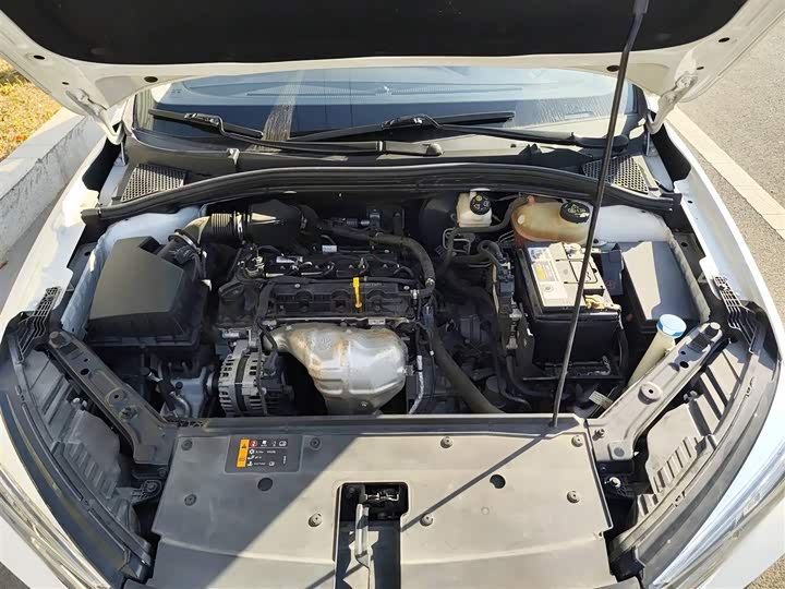 Фото 10 - Roewe i5