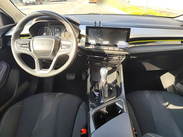 Фото 12 - Roewe i5