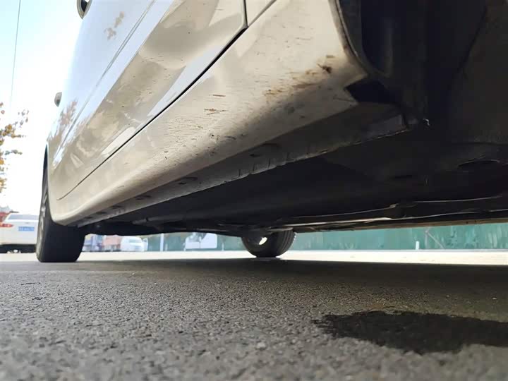 Фото 16 - Roewe i5