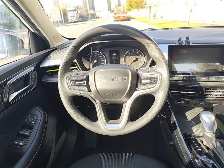 Фото 3 - Roewe i5