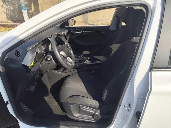 Фото 7 - Roewe i5