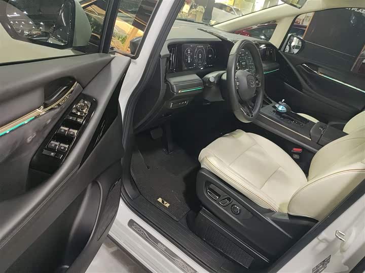 Фото 16 - GAC Trumpchi E9