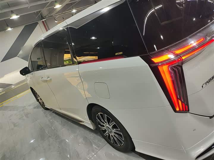 Фото 5 - GAC Trumpchi E9