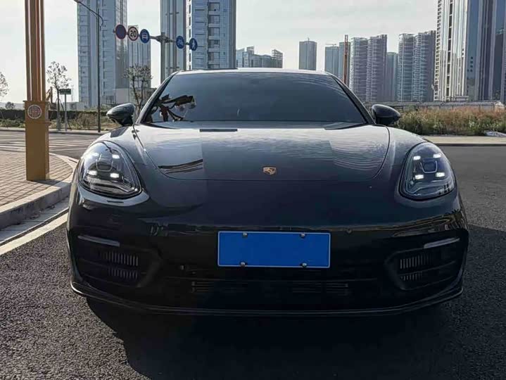 Фото 3 - Porsche Panamera