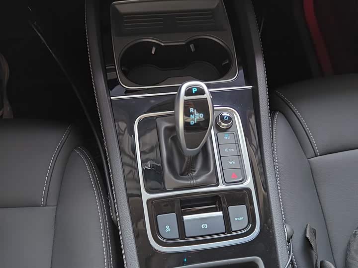 Фото 14 - BYD Song Max