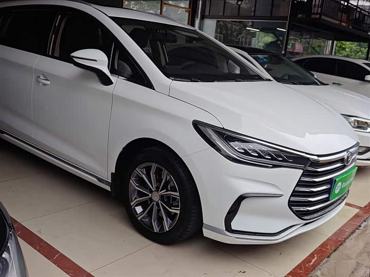 Фото 4 - BYD Song Max