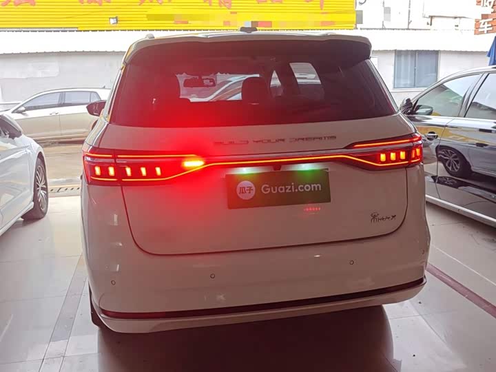 Фото 6 - BYD Song Max