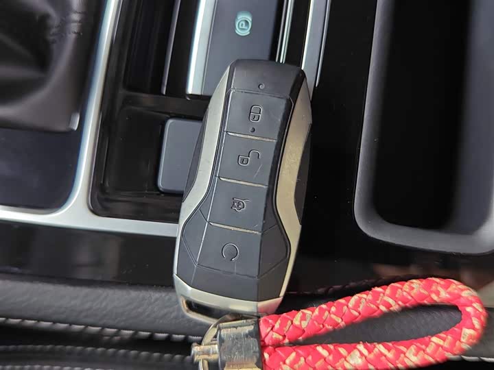 Фото 9 - BYD Song Max